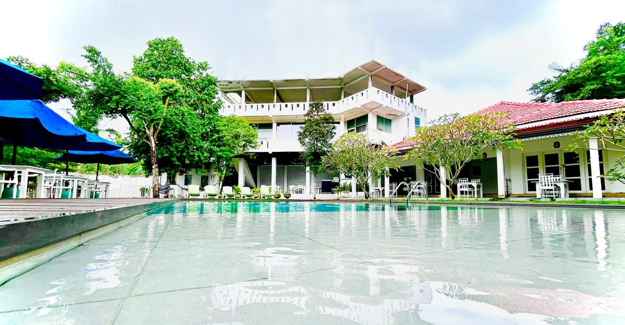 Canberra Holidays - Mirissa Exterior photo